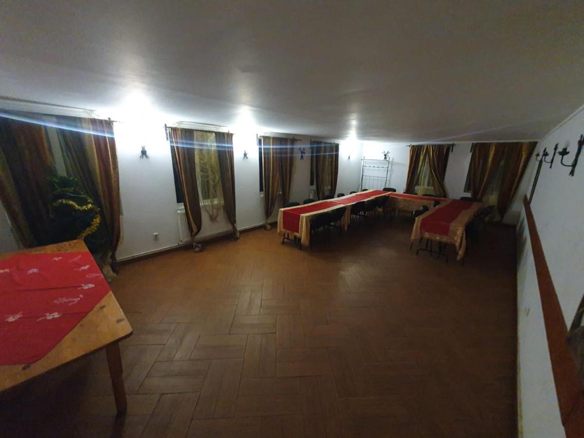 Pensiunea Sub Stejari Banesti ! Self Service ! Self Check-In! المظهر الخارجي الصورة